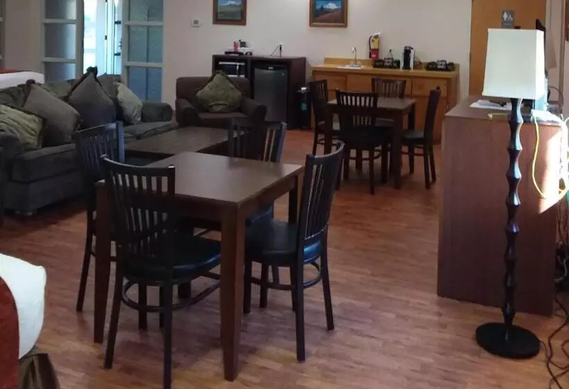 酒店 Nisqually Lodge