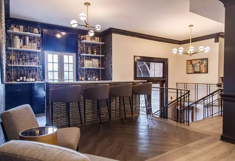 Отель Old Capitol Inn