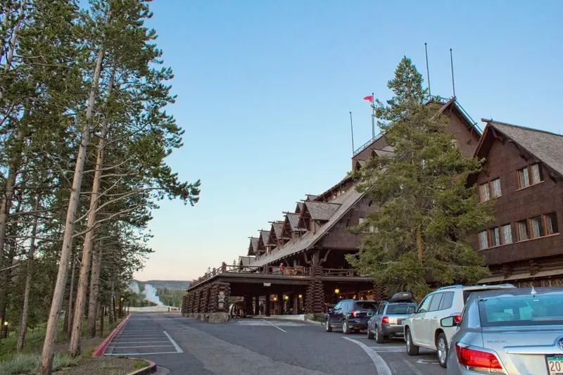 ホテル Old Faithful Lodge & Cabins   Inside The Park