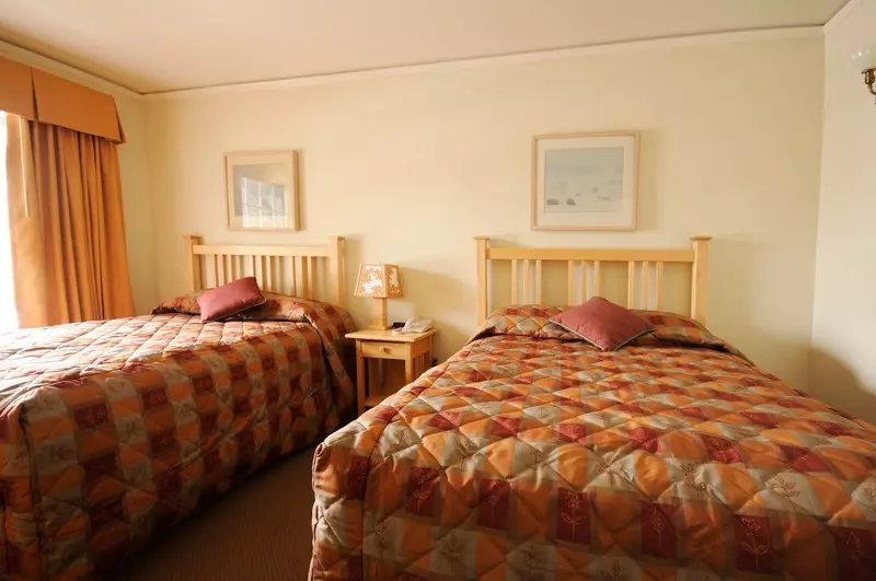 ホテル Old Faithful Lodge & Cabins   Inside The Park