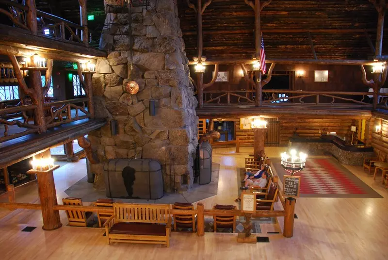 ホテル Old Faithful Lodge & Cabins   Inside The Park