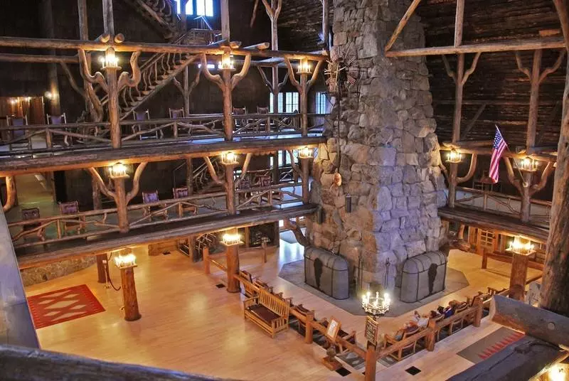 ホテル Old Faithful Lodge & Cabins   Inside The Park