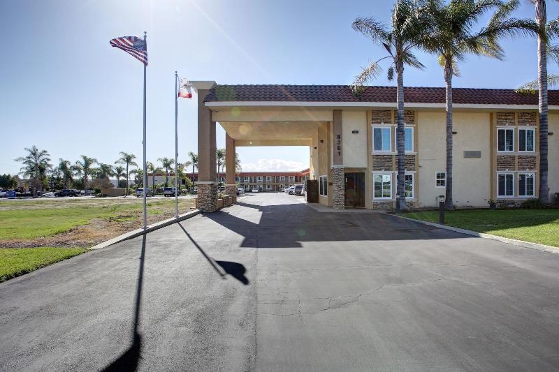 فندق Ontario Inn & Suites