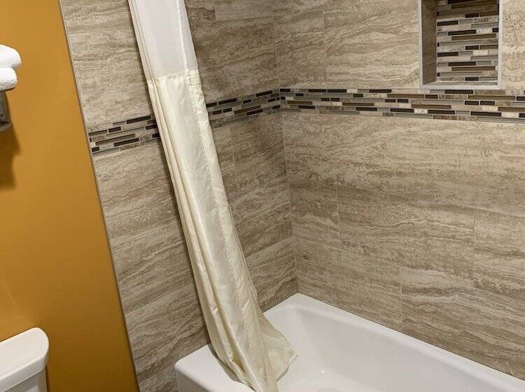 فندق Ontario Inn & Suites