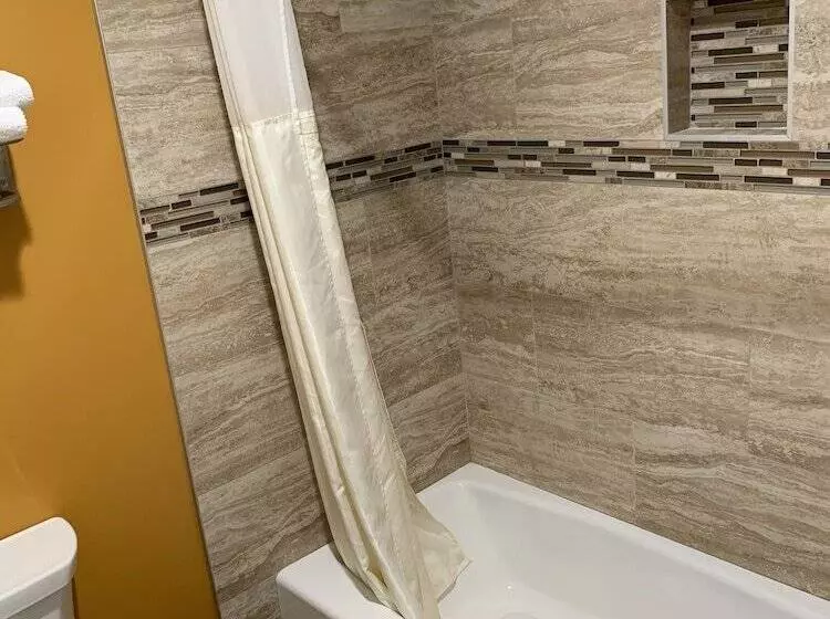 호텔 Ontario Inn & Suites