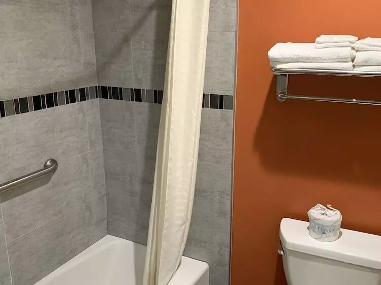 호텔 Ontario Inn & Suites