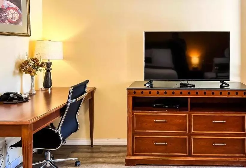 هتل The Old West Inn