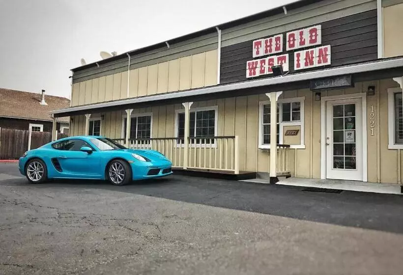 هتل The Old West Inn