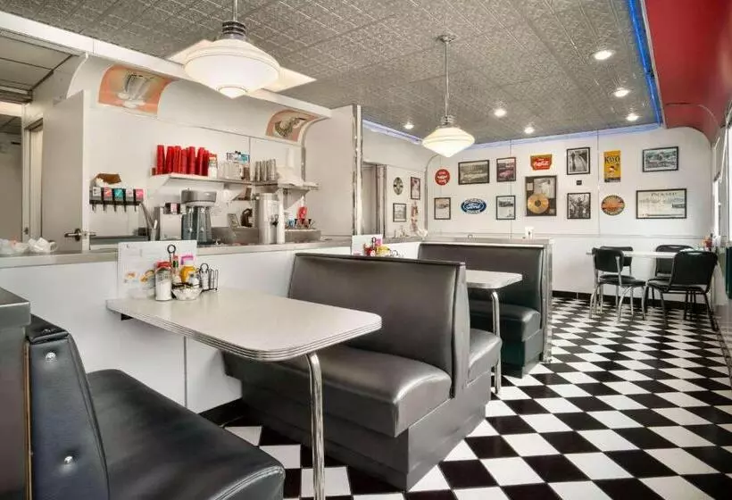 ホテル Travelodge By Wyndham Cheyenne