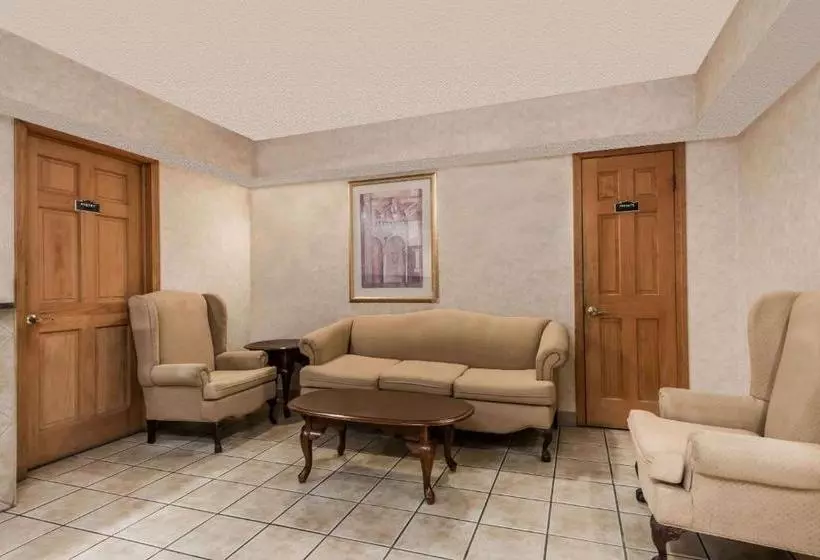 מוטל Days Inn By Wyndham Lenox Ma