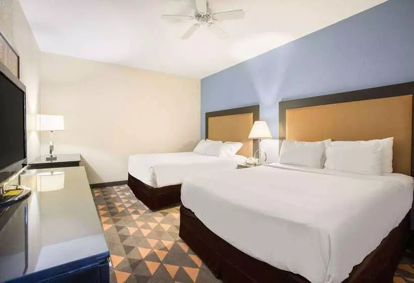モーテル Days Inn By Wyndham Mackinaw City/bridgeview Area