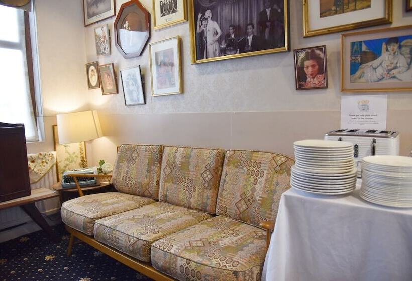 Crystal Hotel & Savour