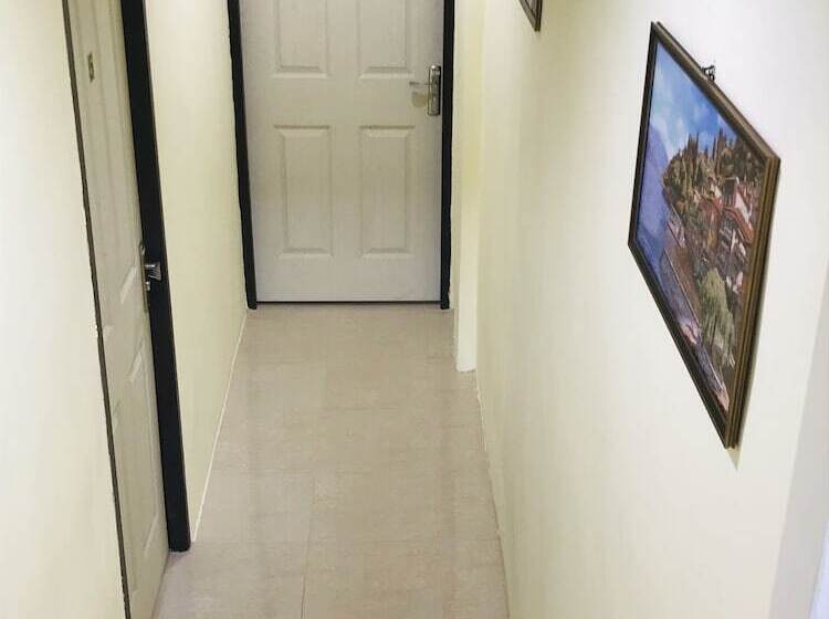 פנסיון Harrys Resiendence