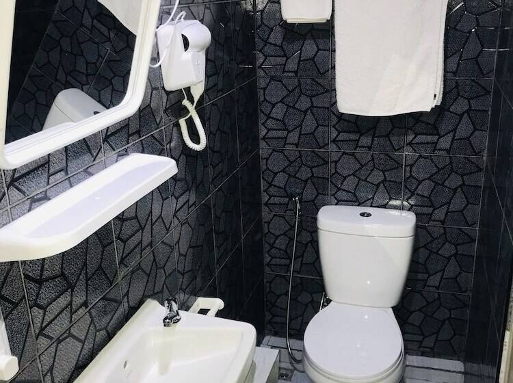 פנסיון Harrys Resiendence