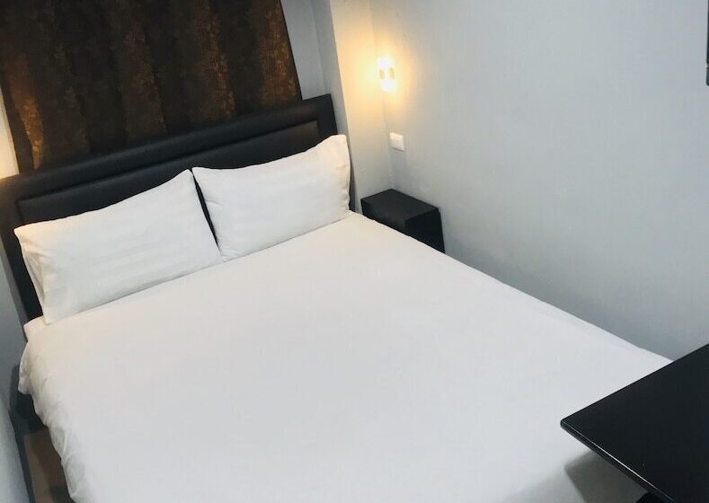 פנסיון Harrys Resiendence