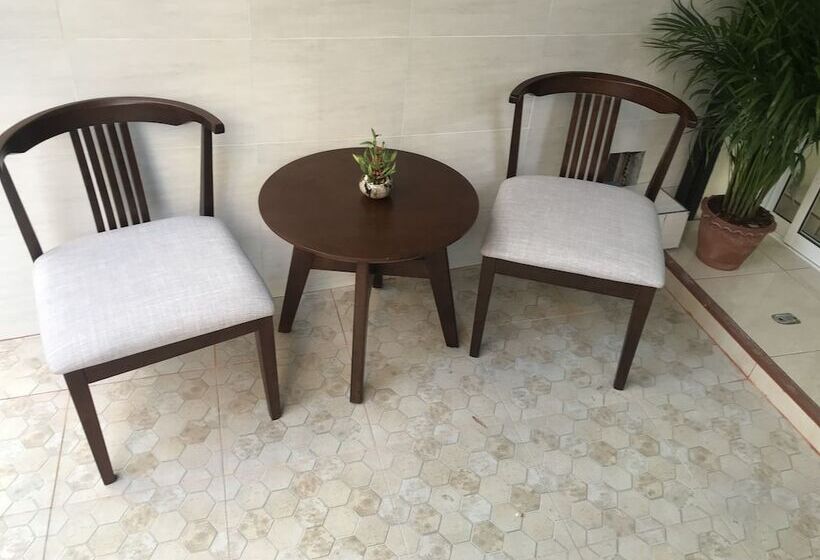 פנסיון Harrys Resiendence