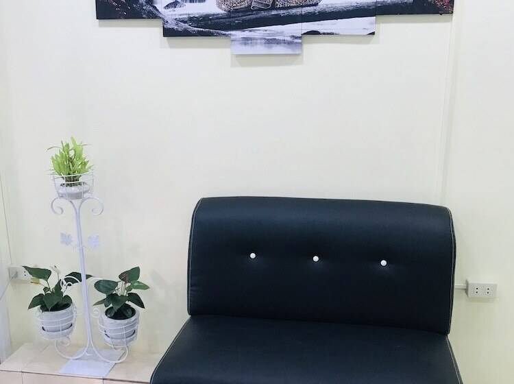 פנסיון Harrys Resiendence