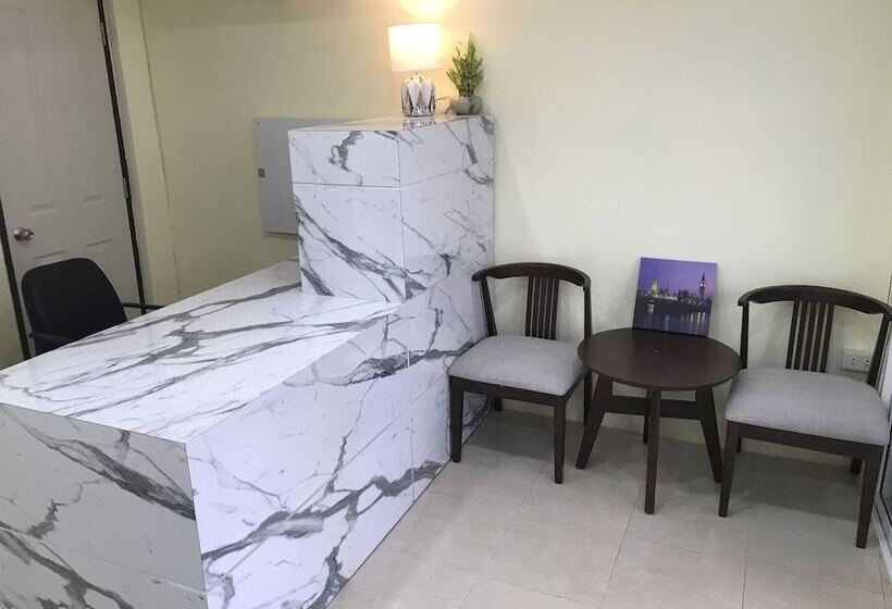 פנסיון Harrys Resiendence