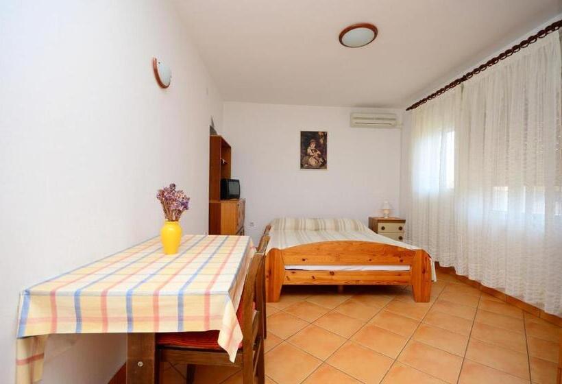 Apartments Mirela