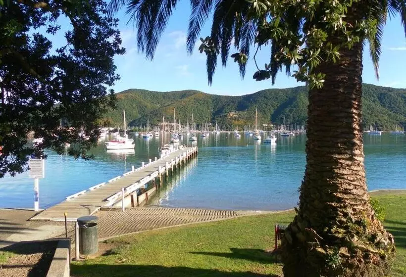 Beachside Sunnyvale Motel