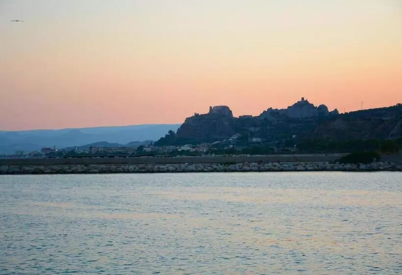 ホテル Castelvetere