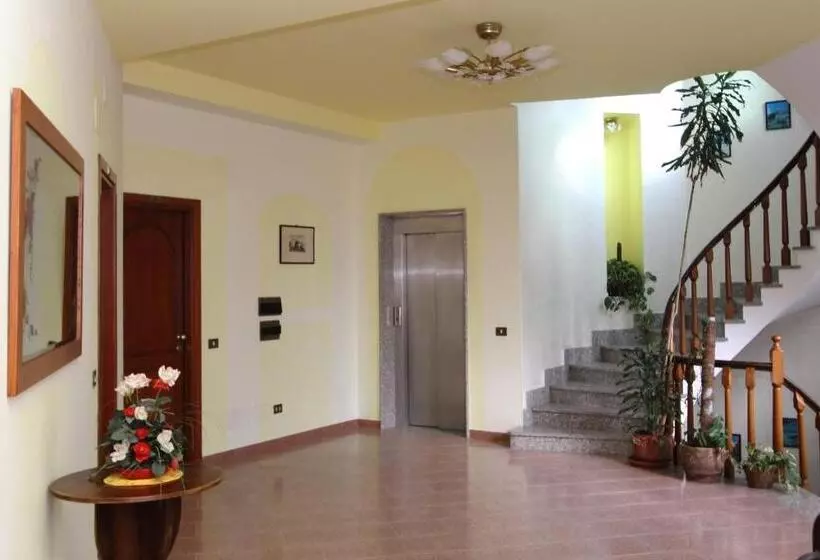 ホテル Castelvetere