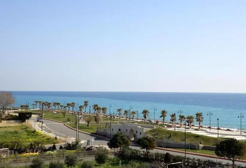 ホテル Castelvetere