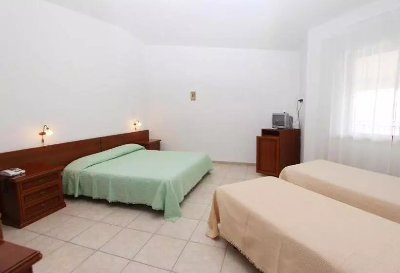 ホテル Castelvetere