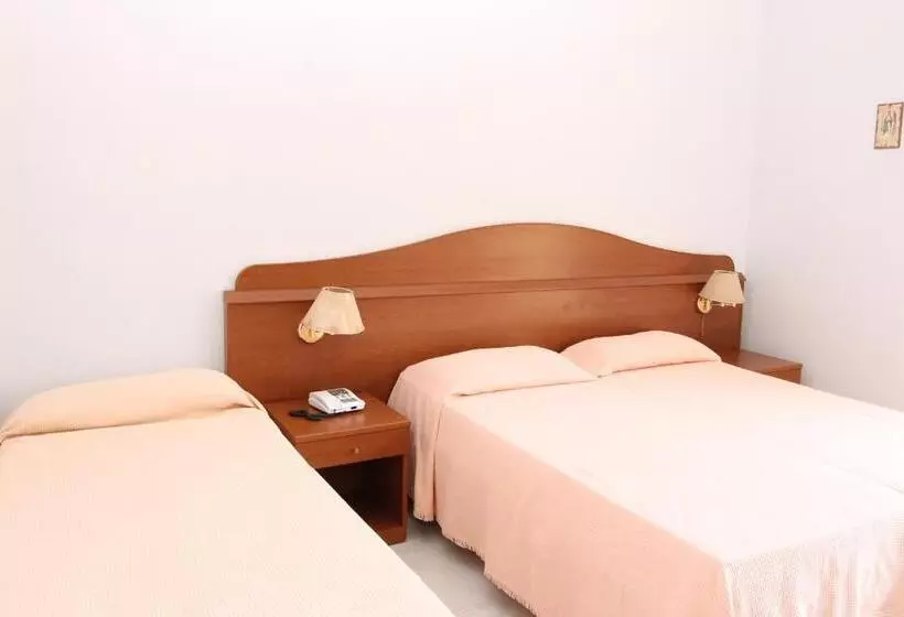 ホテル Castelvetere