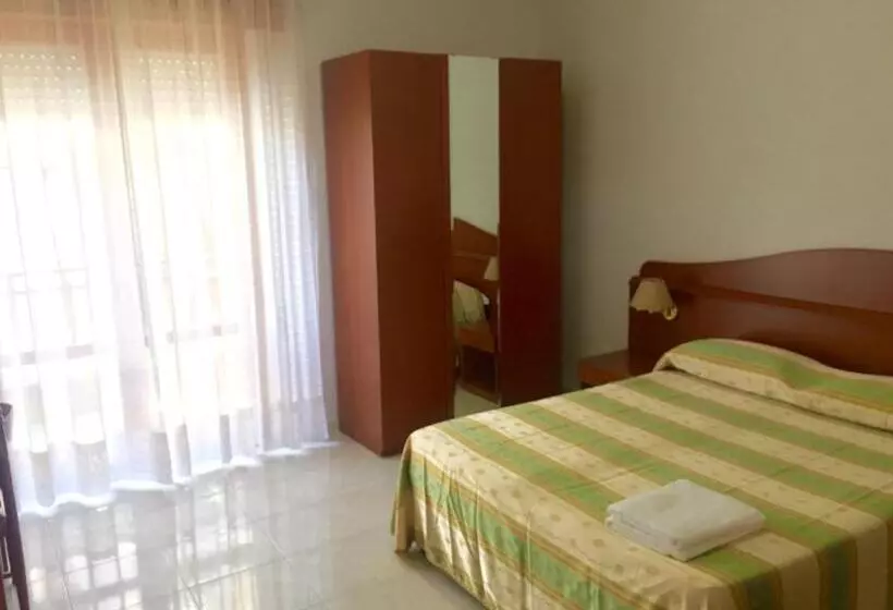 ホテル Castelvetere