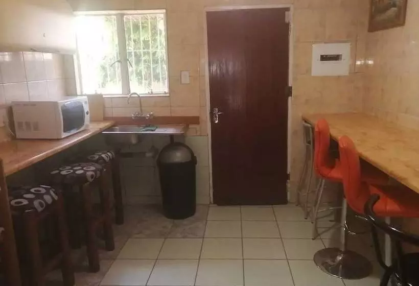 ペンション The African Rock Guesthouse