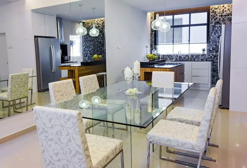 Shamrock Beach Villas Seaview 15