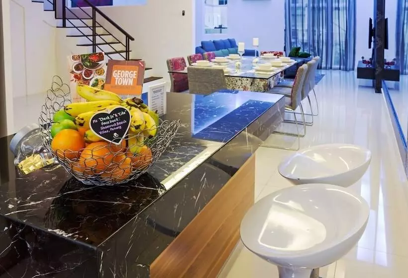 Shamrock Beach Villas Seaview 15