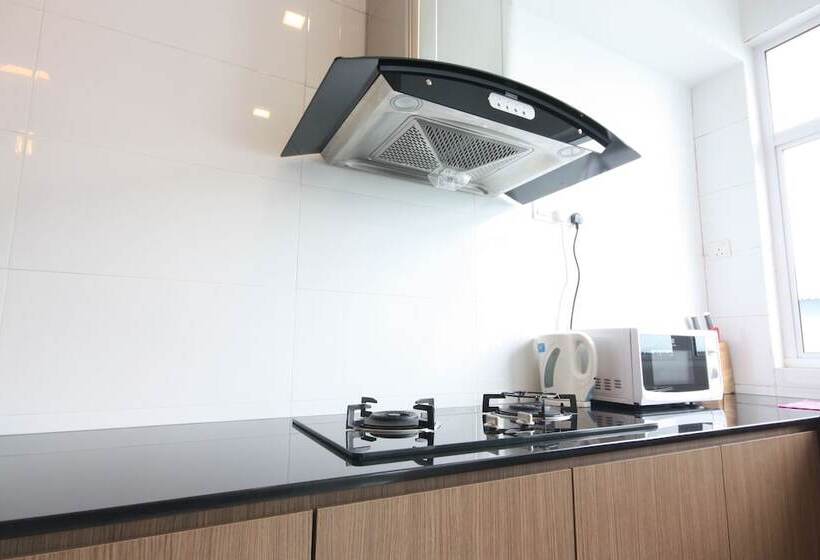 Shamrock Beach Villas Seaview 15