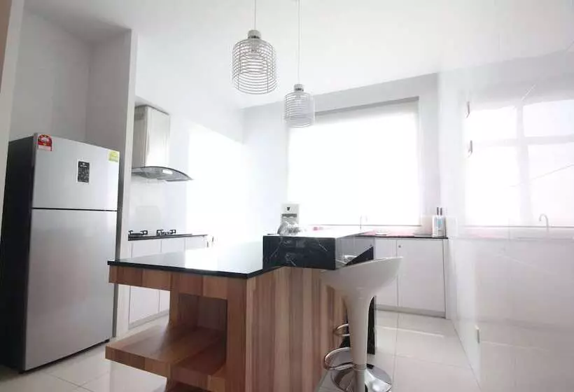 Shamrock Beach Villas Seaview 15