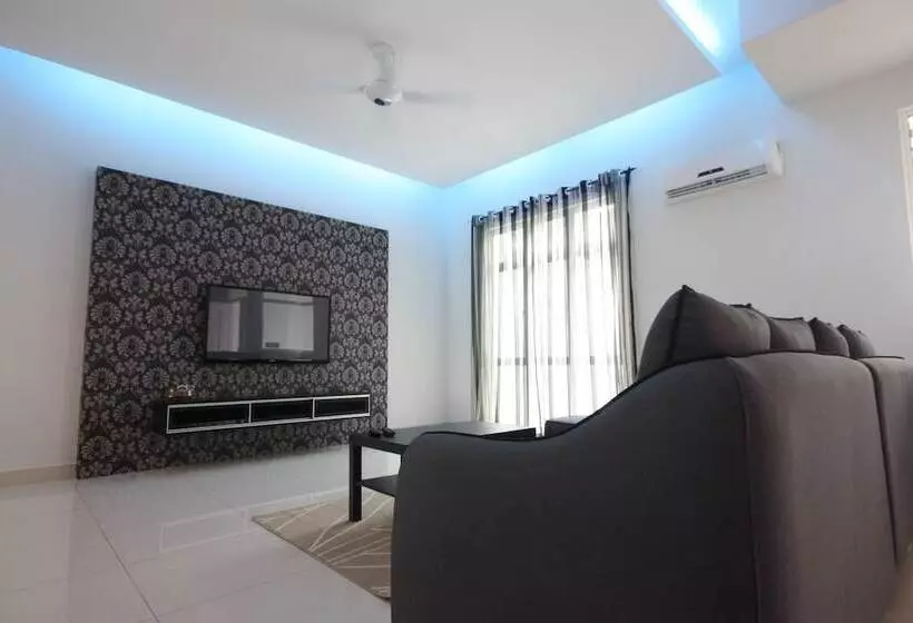 Shamrock Beach Villas Seaview 15