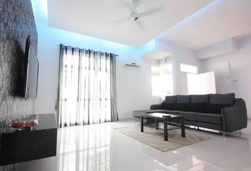 Shamrock Beach Villas Seaview 15