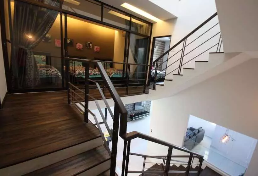 Shamrock Beach Villas Seaview 15