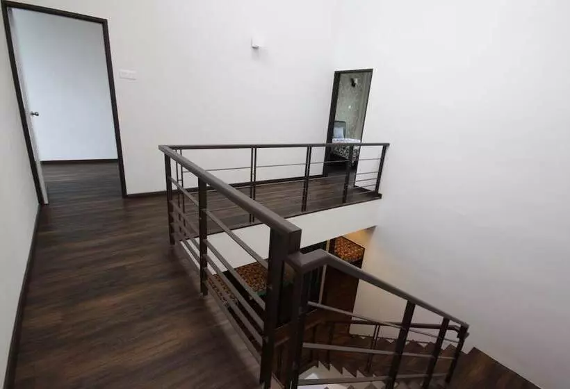 Shamrock Beach Villas Seaview 15