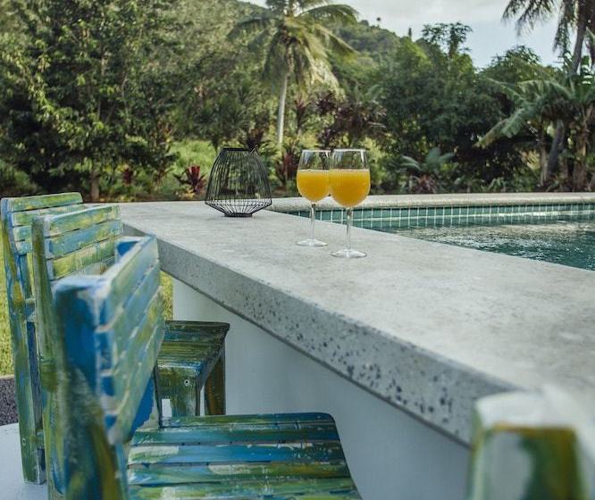 Tiarepuku Pool Villa