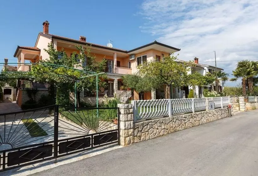 Villa Nina Apartments