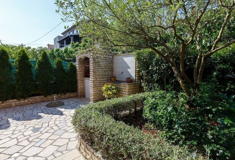 Villa Nina Apartments