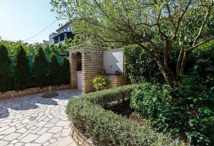 Villa Nina Apartments