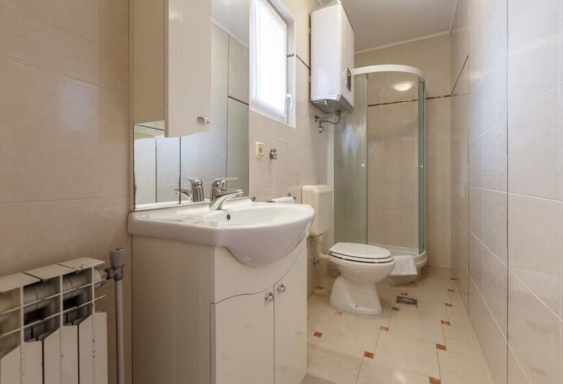 Villa Nina Apartments