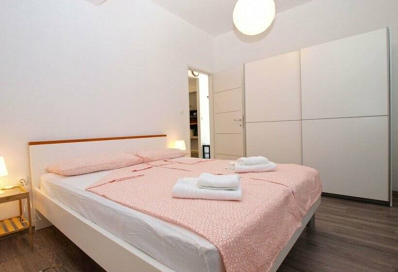 Apartments Mario 1401