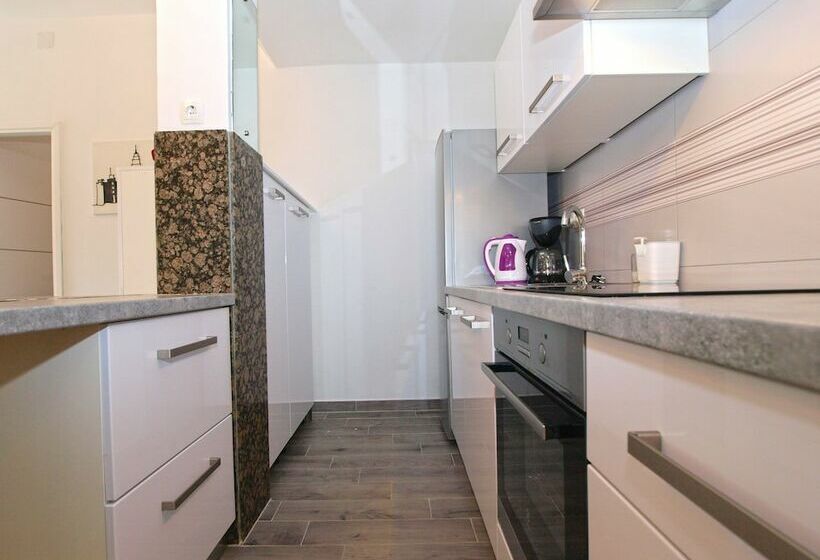 Apartments Mario 1401