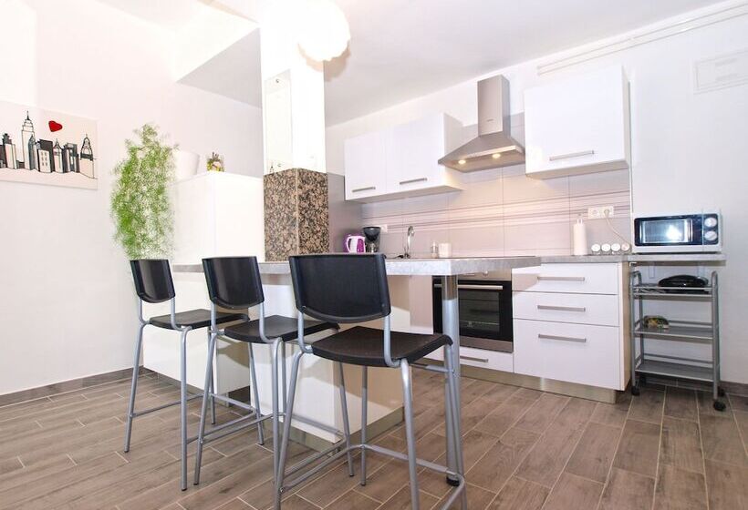 Apartments Mario 1401