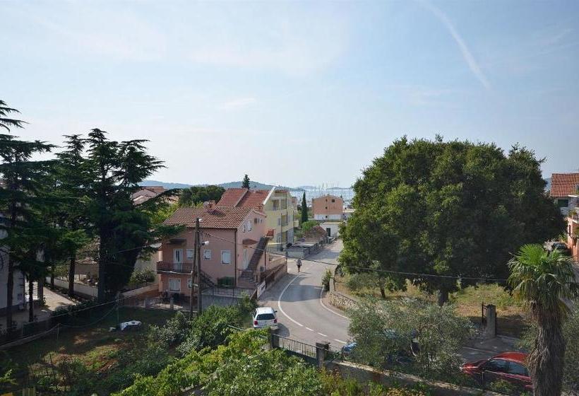 Apartments Green Garden