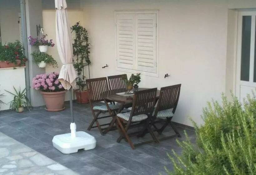 Apartmani Jelena