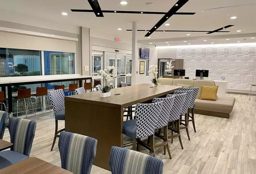 هتل Days Inn By Wyndham Beaumont West I10 Walden